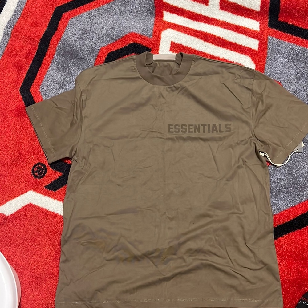 Essential fear of god tshirt size XL color Wood